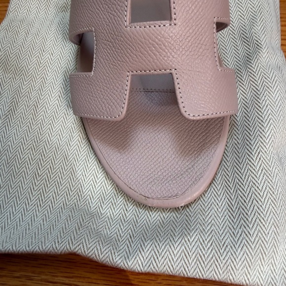 Hermes Oasis Sandal in Rose Porcalaine. Size 37.5 - Picture 5 of 15